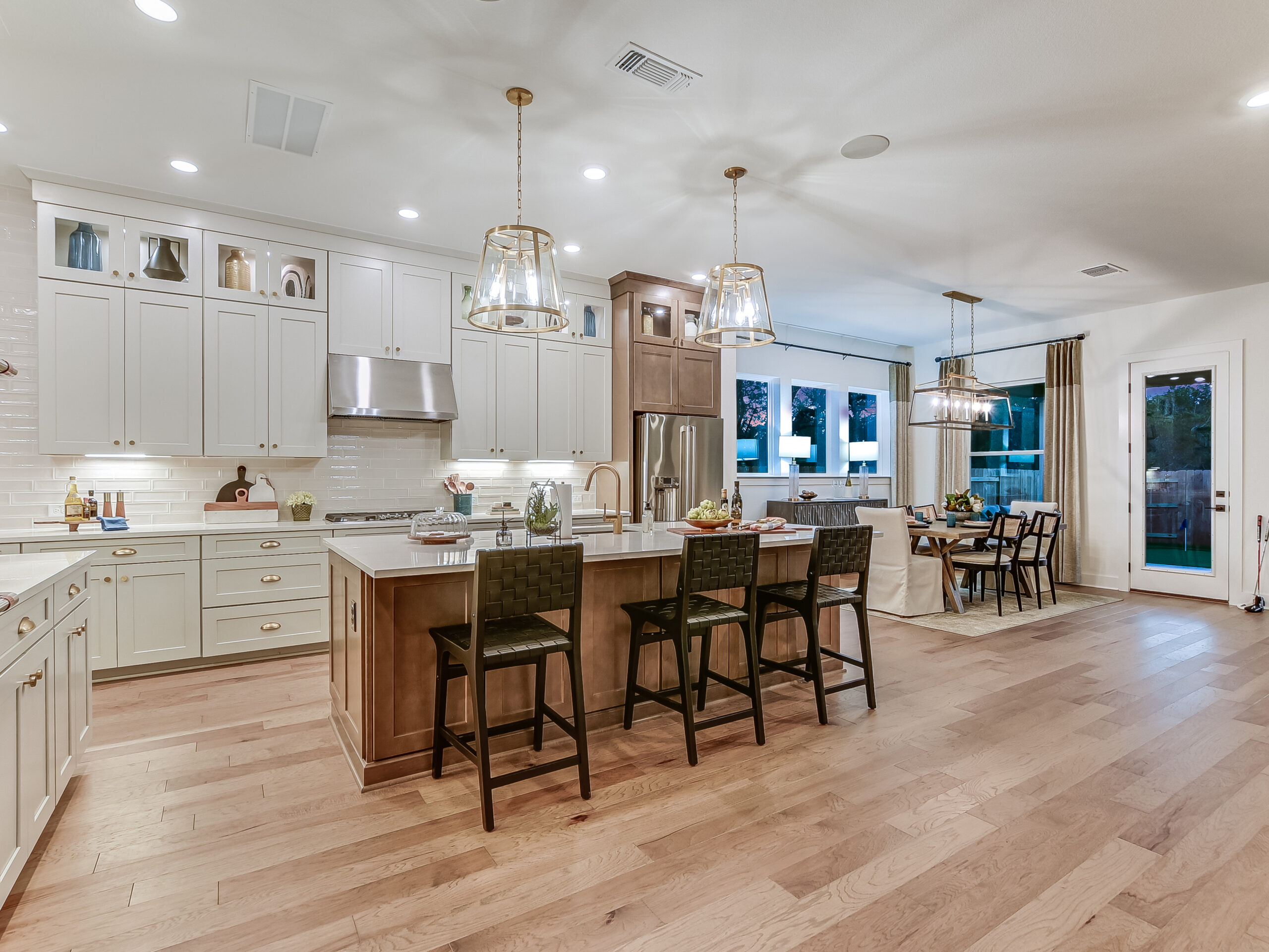 005_Kitchen-and-Dining-TW-scaled